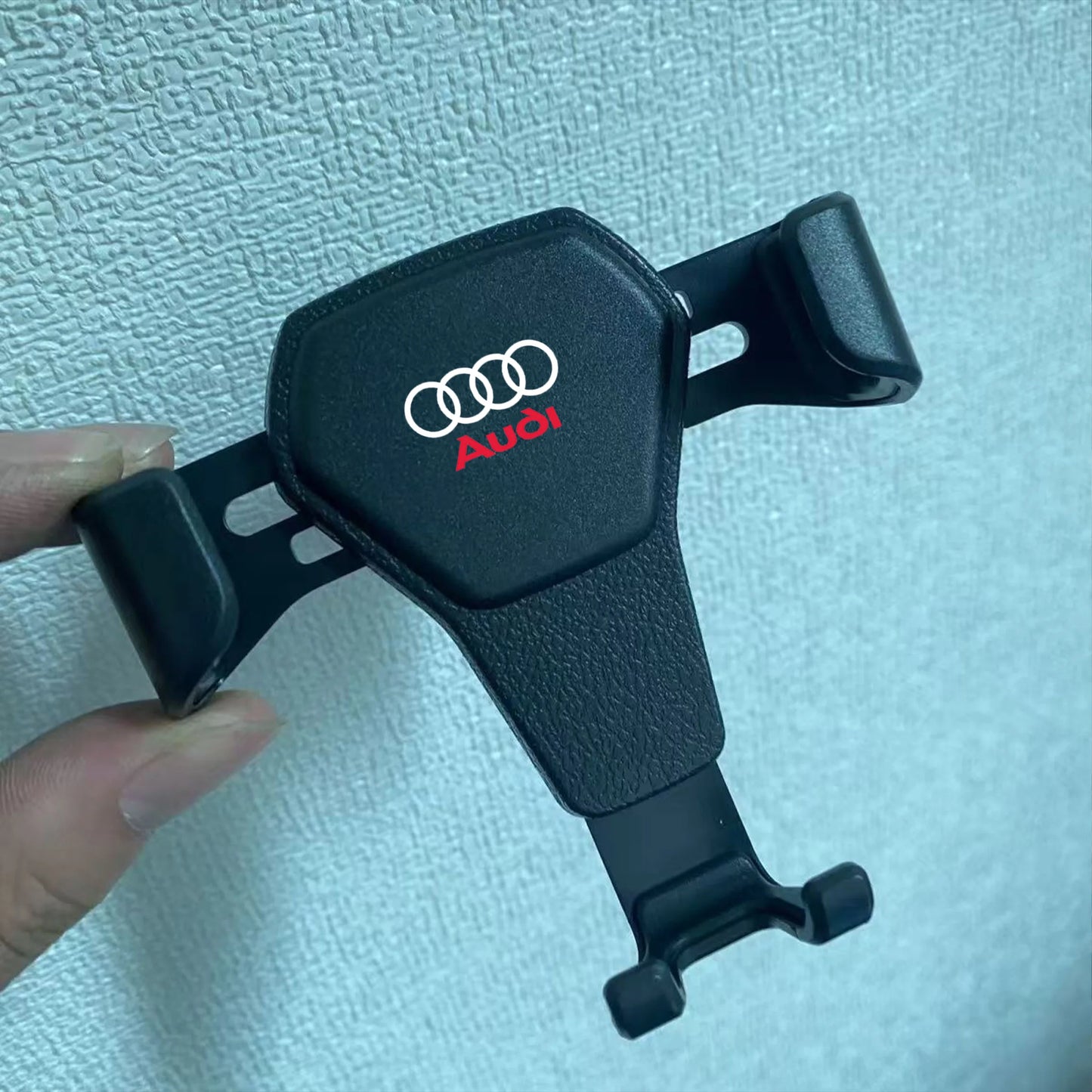 Magnetlose Handyhalterung im Audi Design