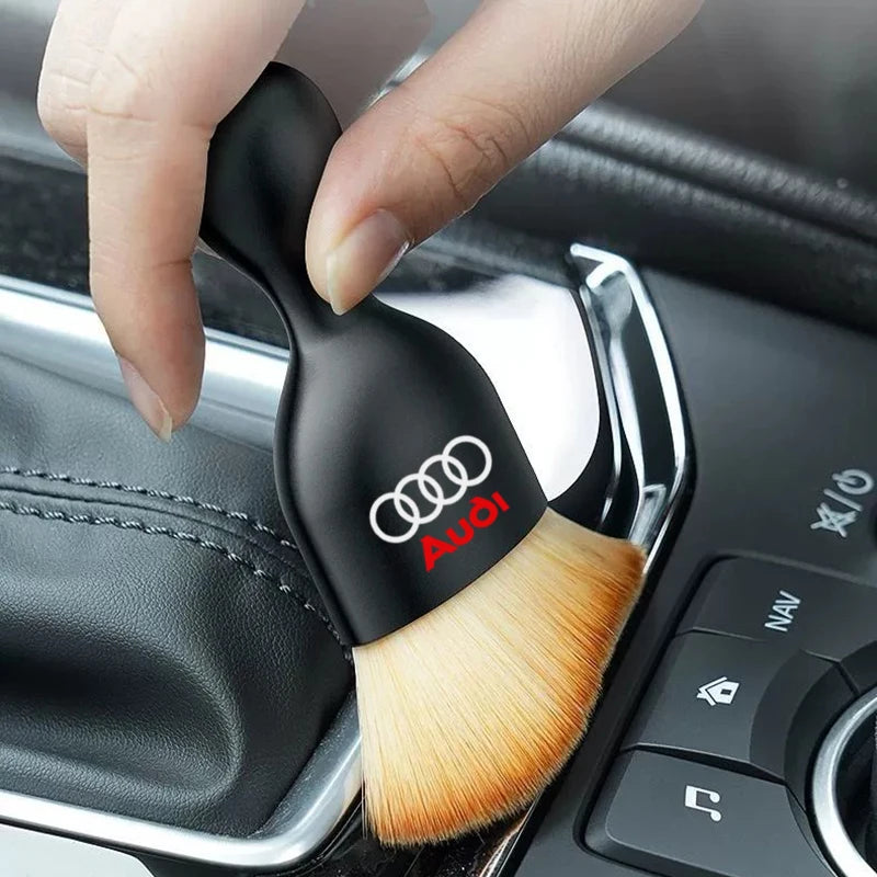 Cockpit Reinigungsbürste mit Audi Logo