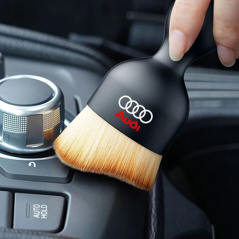 Cockpit Reinigungsbürste mit Audi Logo